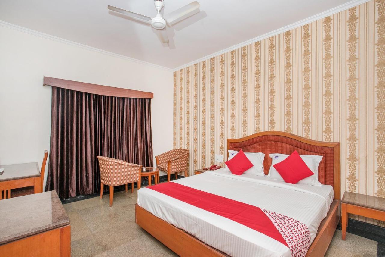 Hotel Chetan International Bangalore Exterior photo