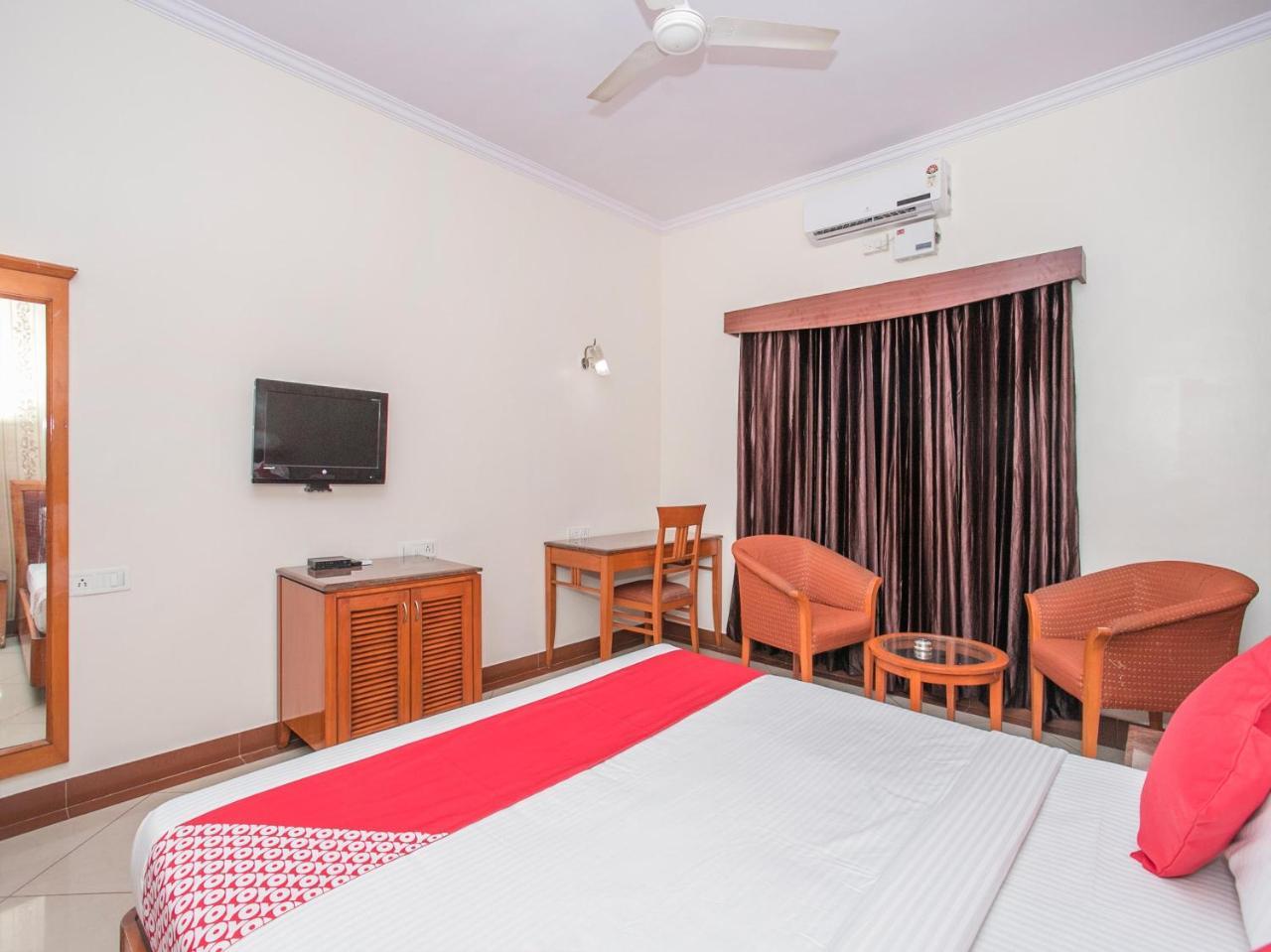 Hotel Chetan International Bangalore Exterior photo